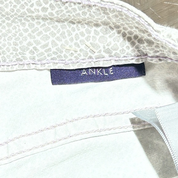 NYDJ, Not Your Daughters Jeans, Ankle Size 10P, Animal Print - Picture 5 of 8